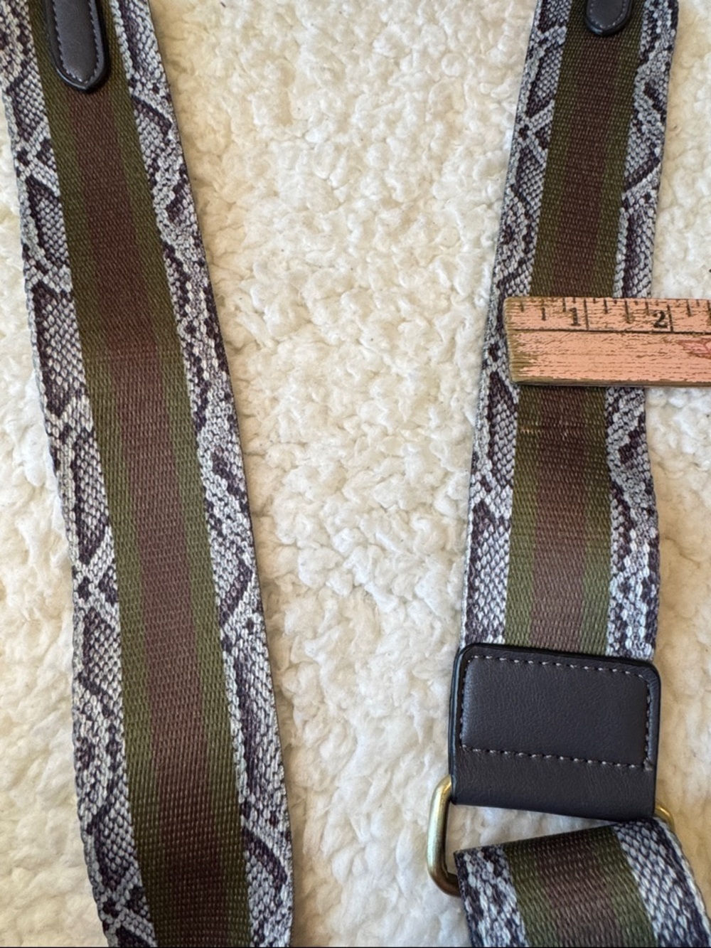 Sondra Roberts vegan leather crossbody Bag with Olive-Accent Strap - Picture 5 of 13